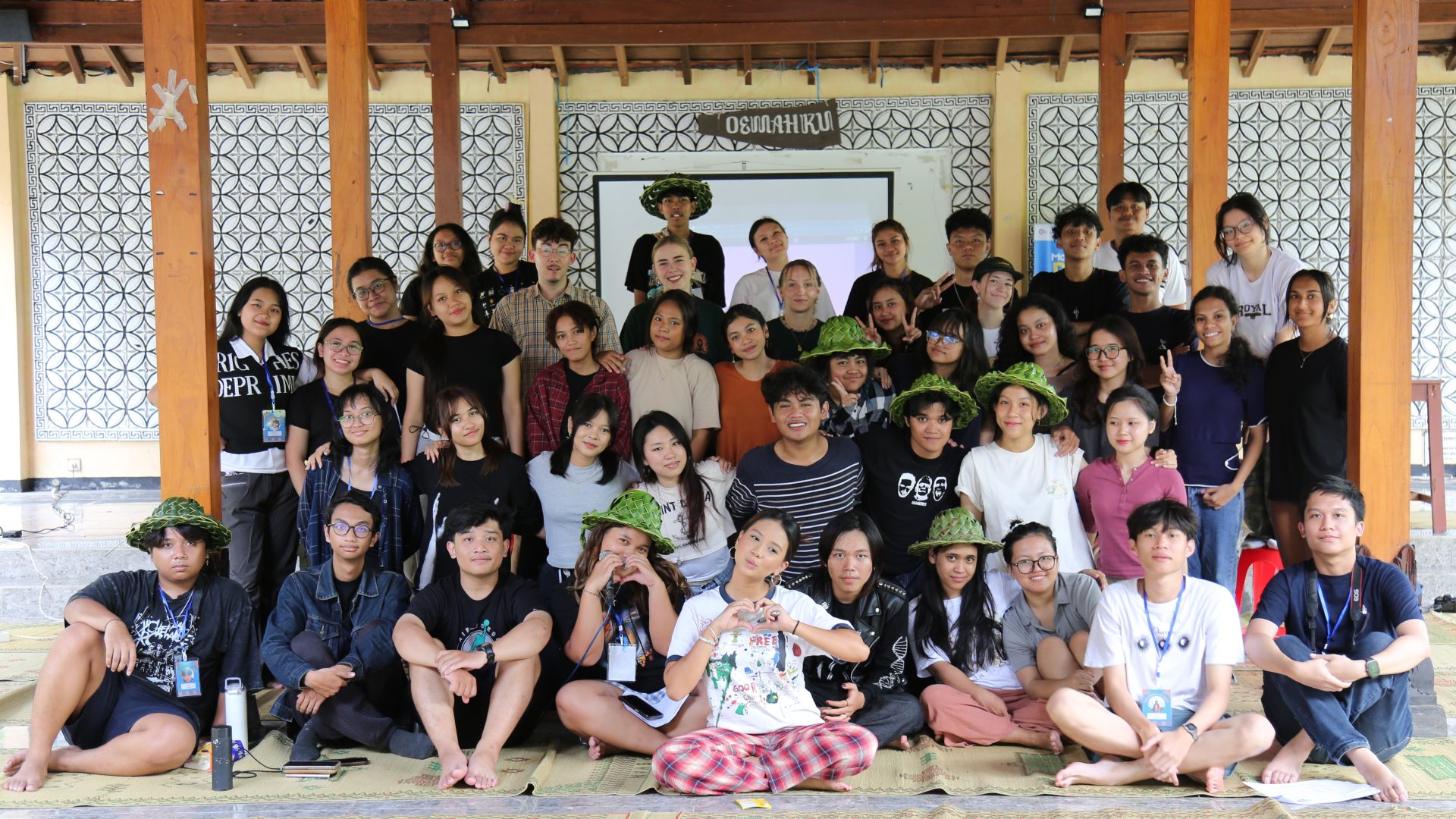 IUPC international communication program students